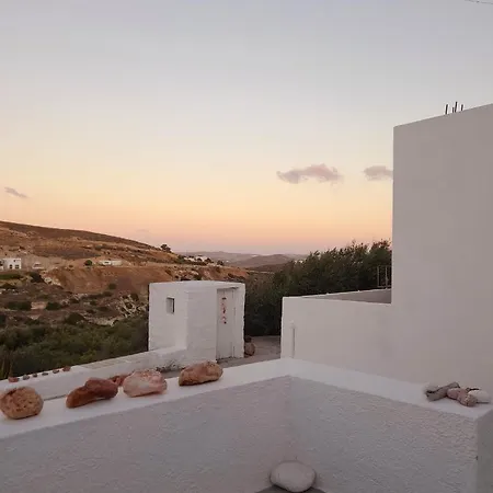 Salty Caves Milos Apartman *