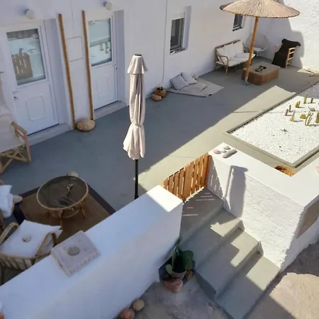 Salty Caves Milos Apartman Tripití